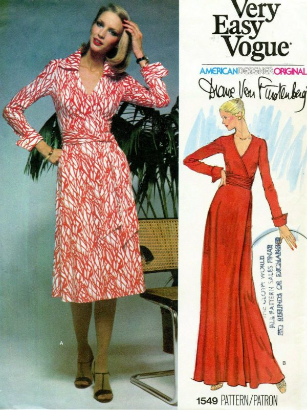 1976 Vintage VOGUE Sewing Pattern WRAP DRESS B36