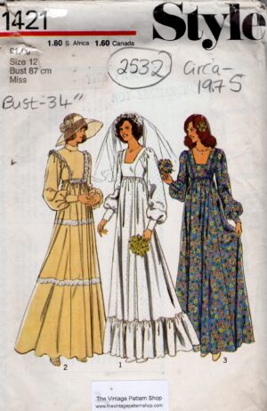 1975 Vintage Sewing Pattern B34″ WEDDING & BRIDESMAID DRESS (2532) Style 1421