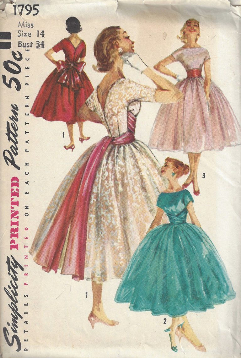 1956 Vintage Sewing Pattern DRESS B34